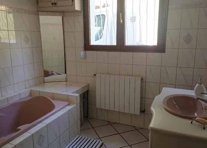 Charmante Maison Blanche