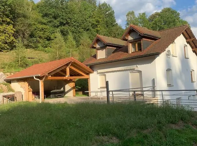 Prázdninový dům Charmante Maison Blanche *